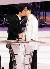 唐鹤德继续宠爱张国荣伴骨灰12年至今仍单身