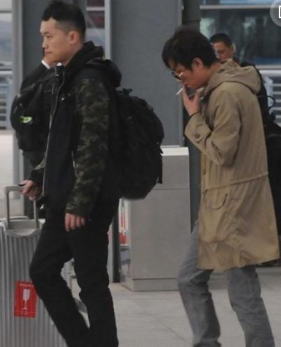 明星抽烟照:吴奇隆压力大、周星驰为耍帅、谢