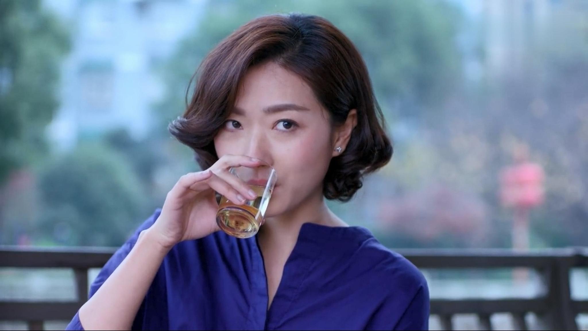 猎场11预告 熊青春精明能干,郑秋冬的目光被她吸引,一动不动