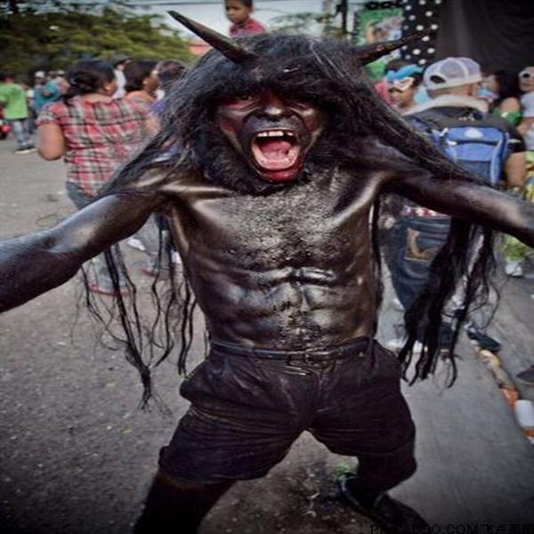 搞笑段子:菇凉我看你骨骼惊奇臂力惊人,跟我学功夫吧