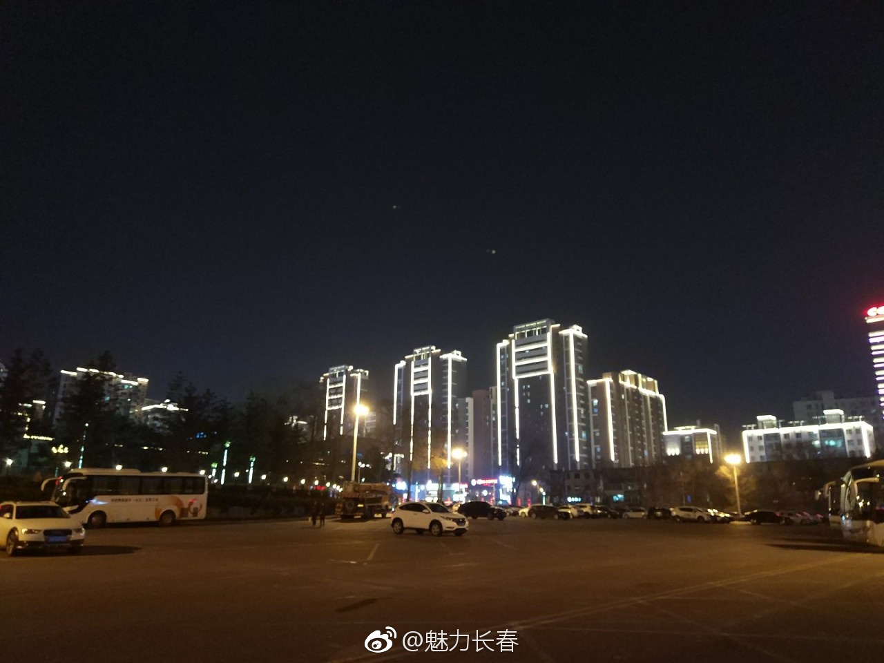 亮化工程扮"靓"红旗街|红旗|工程|长春_新浪新闻