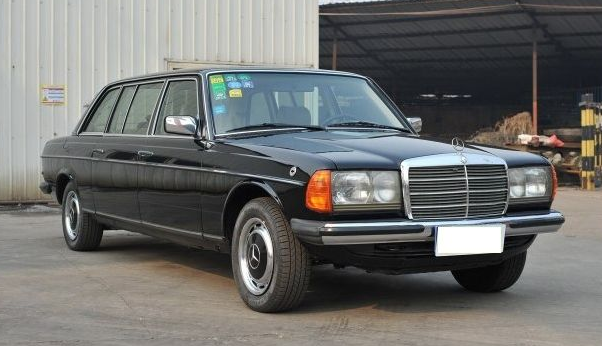 代号w123第五代奔驰230e加长版车龄比你年龄还大