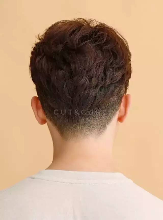 适合中国男生的12款帅气发型 你值得尝试