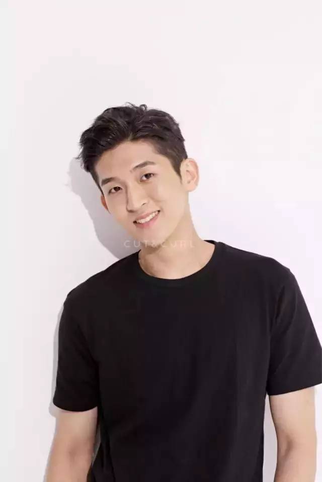 适合中国男生的12款帅气发型 你值得尝试