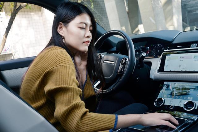 女司机看了揽胜星脉这样评价路虎还是男人的专属吗