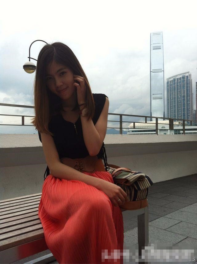 与婚后渐渐低调的诸瑛不同,吕浠琳并不吝啬于在社交媒体上分享自己的