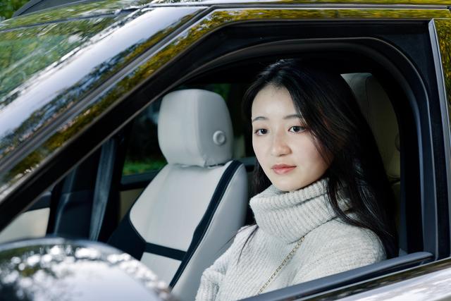 女司机看了揽胜星脉这样评价路虎还是男人的专属吗