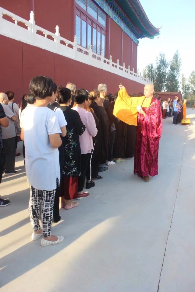 宏圆法师:继父母恶毒,因果轮回受鞭挞之报