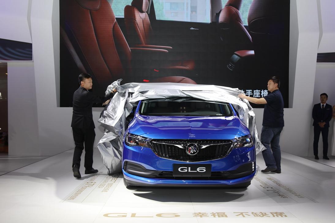 上汽通用别克gl6亮相昆明国际车展