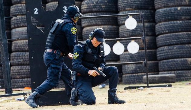 武警特警城市安全的守卫者