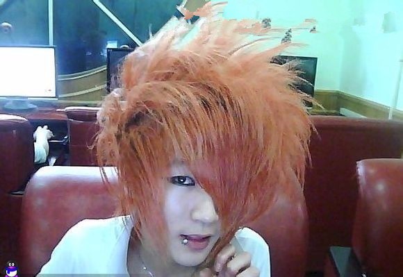2005年的杀马特男生也才12岁,现在也有26岁了,事业打拼的怎样了