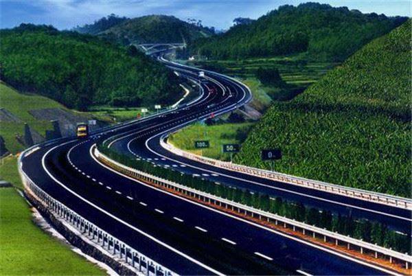 高速公路总是盖得弯弯曲曲的,原来是因为这些原因让人长知识了|高速公路|知识|弯道_新浪新闻