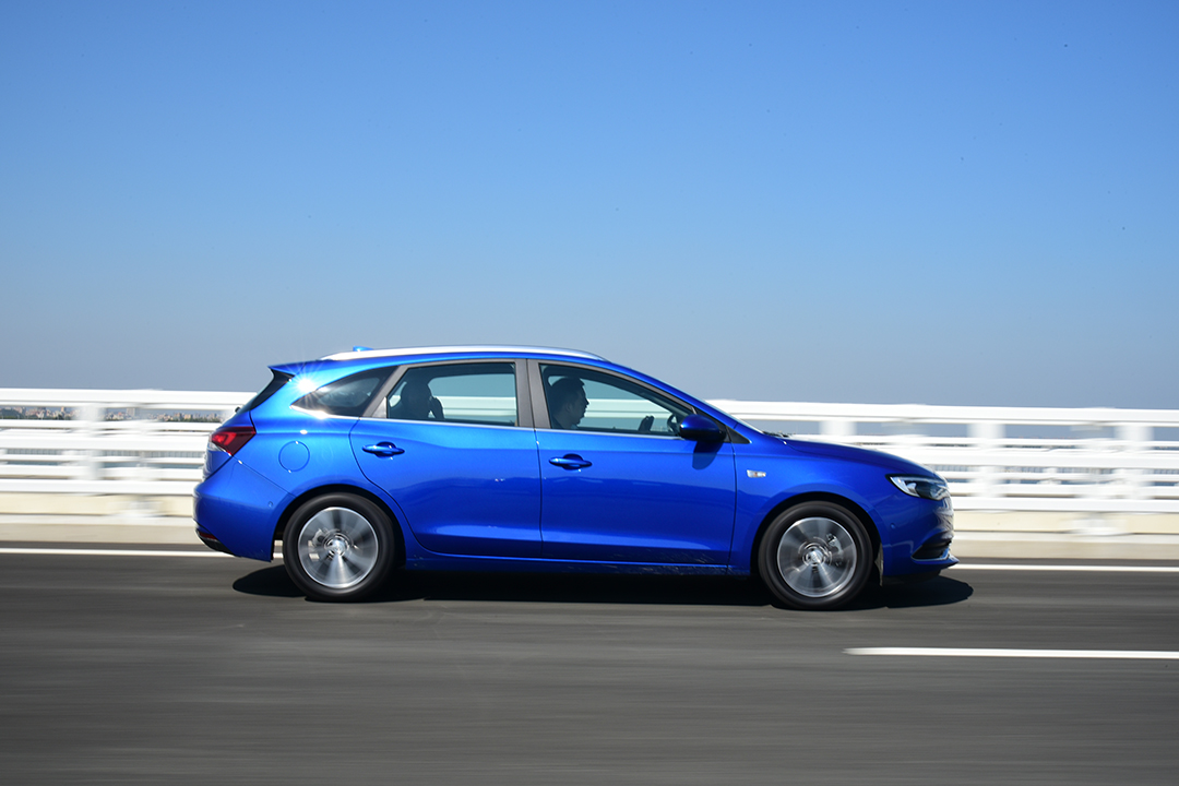 13万想买到比suv空间还大的轿车?试完发现真有!