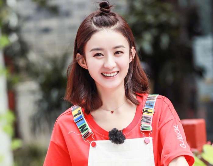 赵丽颖晒大头照,身体让人担忧,这一小细节让网友流泪