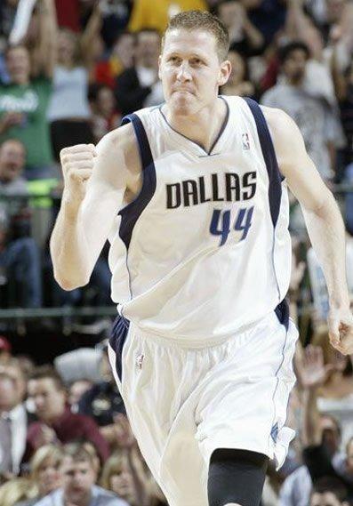 盘点nba历史身高最高的球员 这些巨人2米26的姚明都要仰视