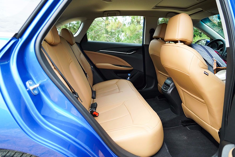 实拍最便宜合资旅行车别克阅朗空间大到给人惊喜