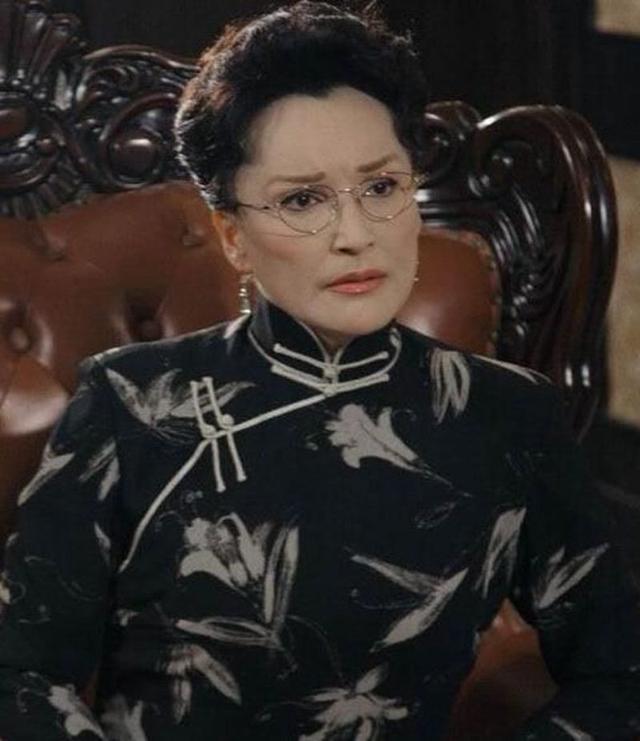 1张少华《我的丑娘》里的丑娘 张少华可说是目前电视剧荧屏上的妈妈