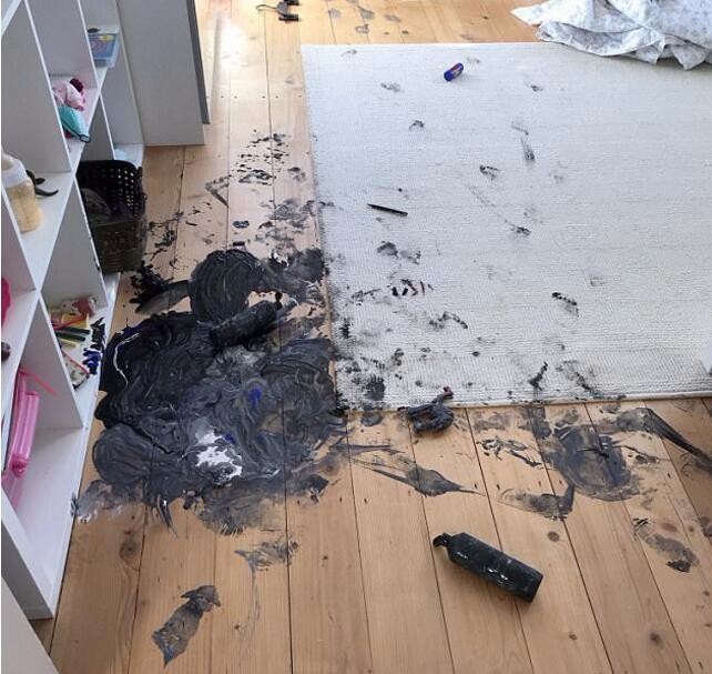 这熊孩子一个小举动,让家里损失了数千英镑