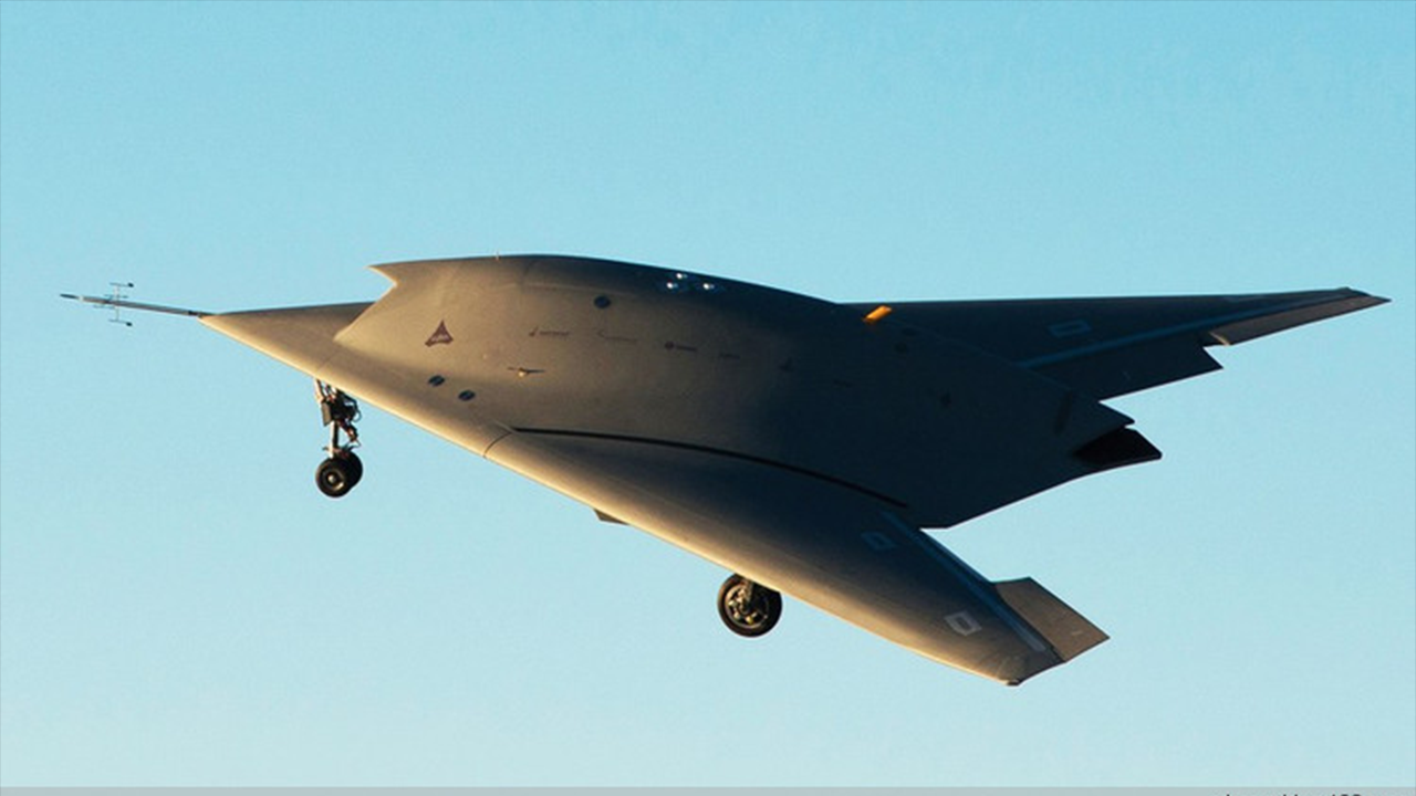 中国研发首款隐身作战无人飞机如今终露真面目性能不亚于歼20