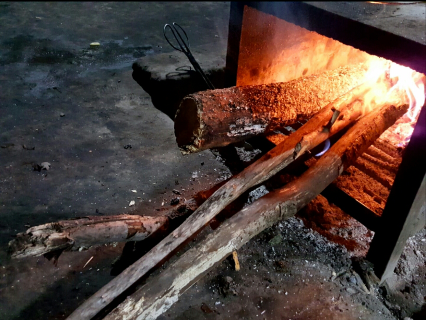 一塘炉火,温暖儿时的记忆