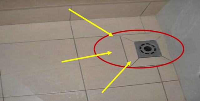卫生间地漏到底是装中间还是墙边,行内人透露,多少人装错才后悔