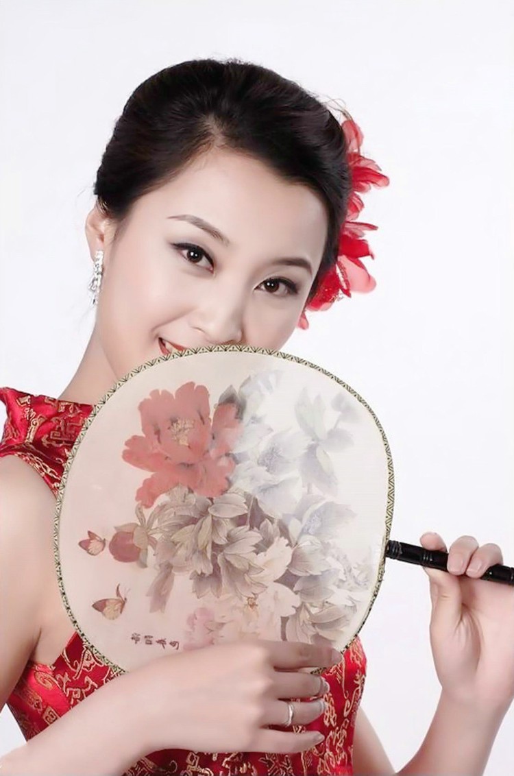 古韵悠悠民族旗袍风韵美女!|旗袍|美女|风韵_新浪新闻