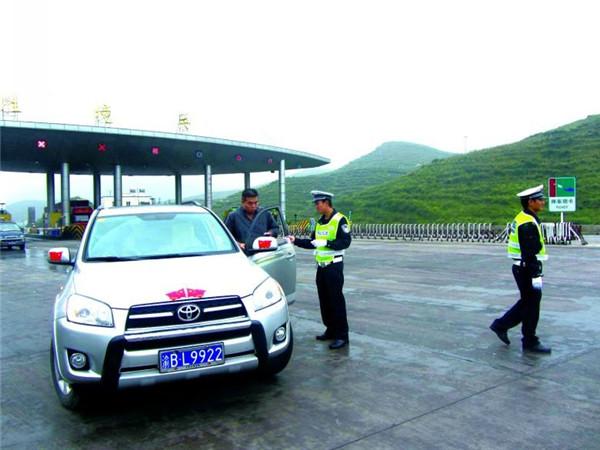 实习期上高速怎么处罚、驾驶证没有满一年上高速会怎么处罚