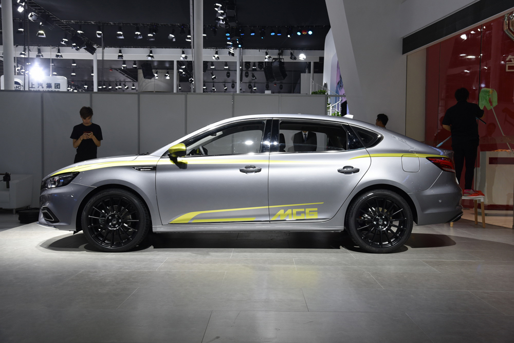 高性能低能耗探馆广州车展名爵6混动性能版