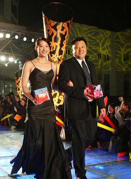 恩师变丈夫!28岁刘子歌孕检曝光,51岁金炜升级当父亲