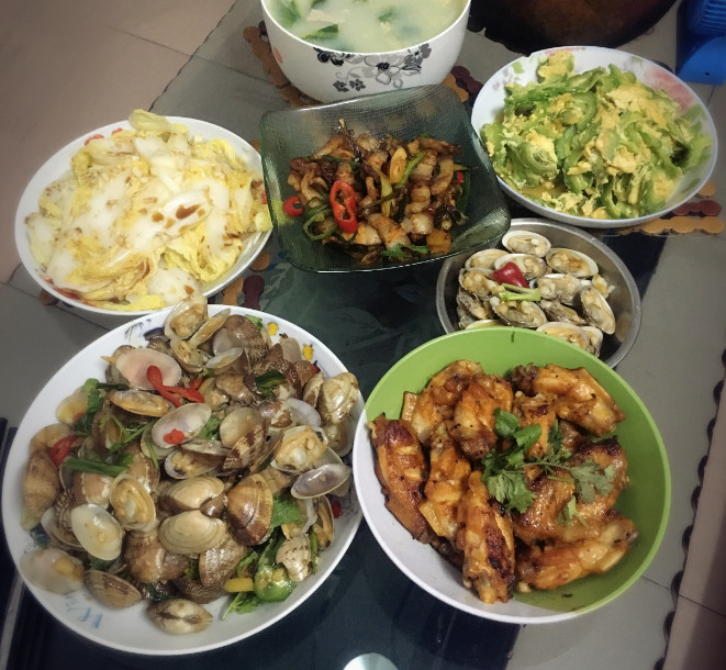 在家请同事吃饭,总共花了不到100,看完控制不住想吃