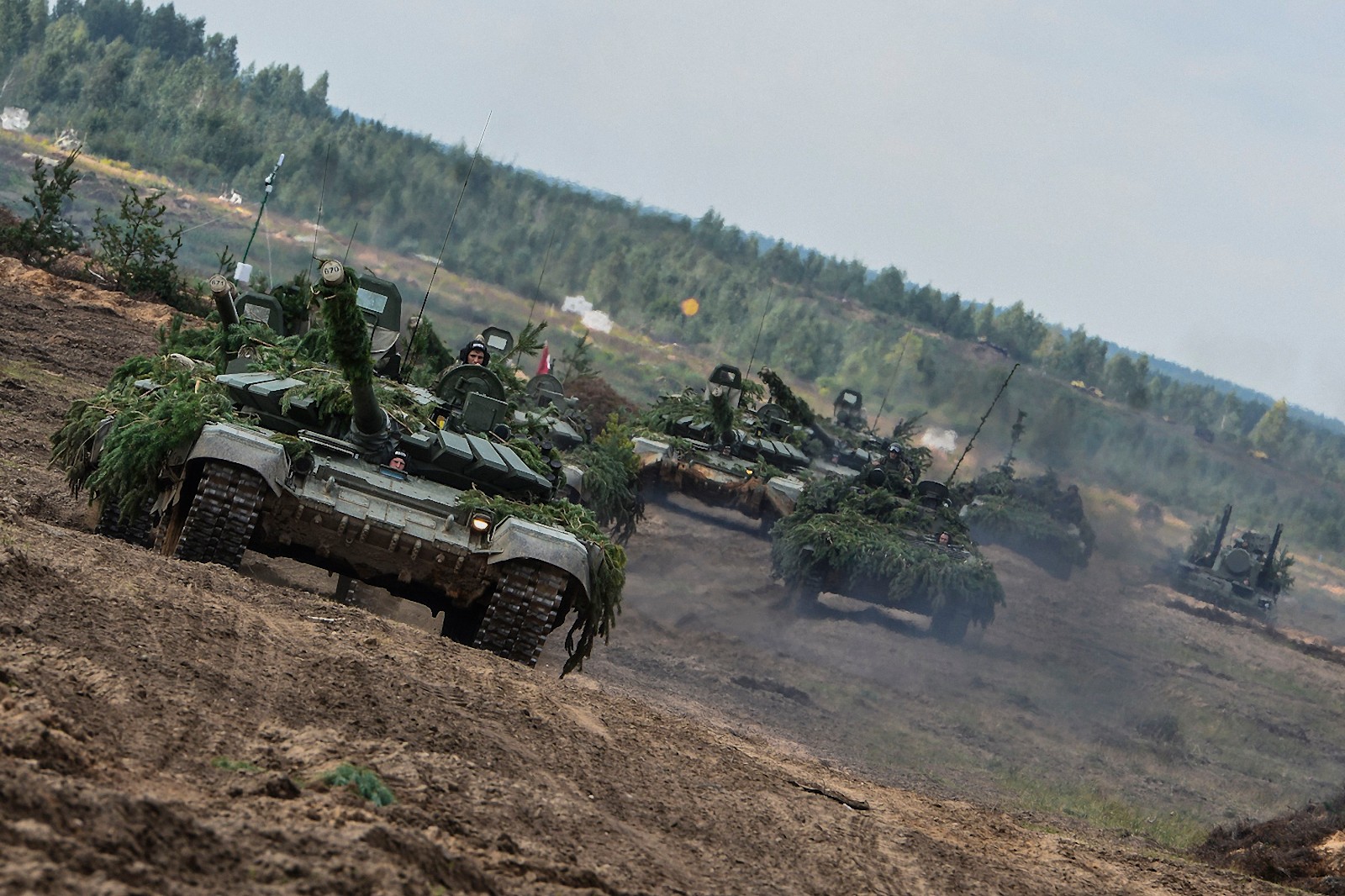 美国撑腰:此国猛烈炮火轰炸俄罗斯阵地,想干什么?