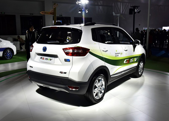 长安首款纯电动suv续航300km 补贴后只要12万元