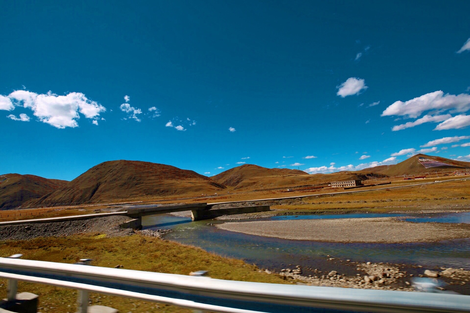 终于亲眼见到摄影师的天堂318国道的新都桥,美到不像样