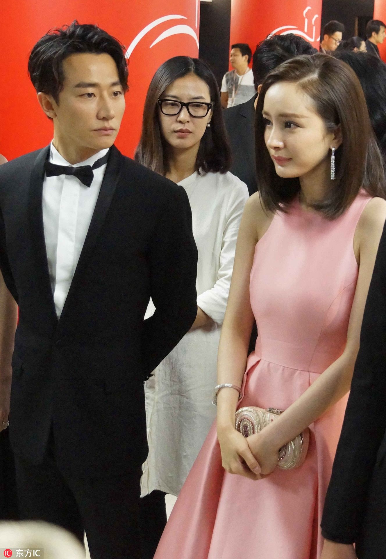 黄轩是暗恋杨幂吗不然为什么一直盯着她脸看