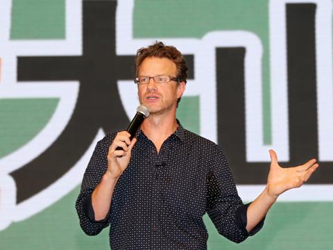 他是姜昆的洋弟子,客观评价郭德纲直接打脸师