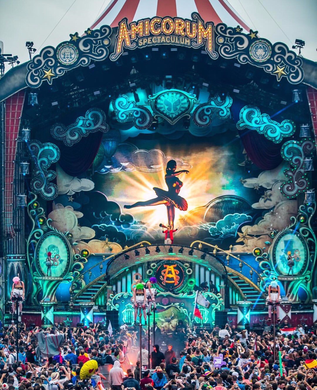 震撼人心的音乐节舞台---tomorrowland音乐节