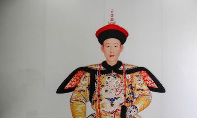 此皇帝自称千古一帝一生写了四万多首诗被后世专家评价太烂