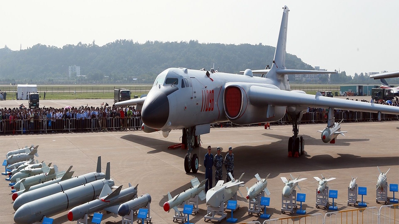 中国最新型战略轰炸机"战神"轰6k强势来袭 让美国刮目相看