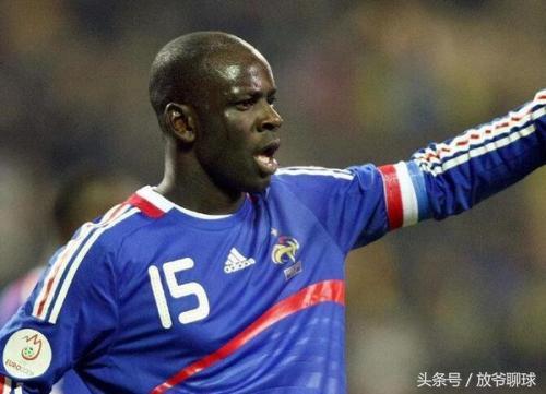 盘点足坛历史十大中后卫排行榜:意大利三人,第