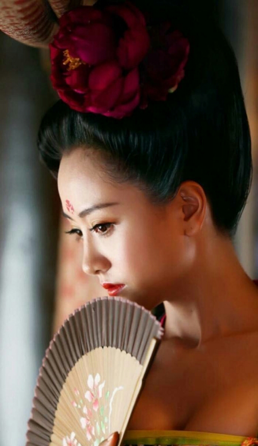 要不是因为穿越剧的禁播,说不准杨蓉早就火起