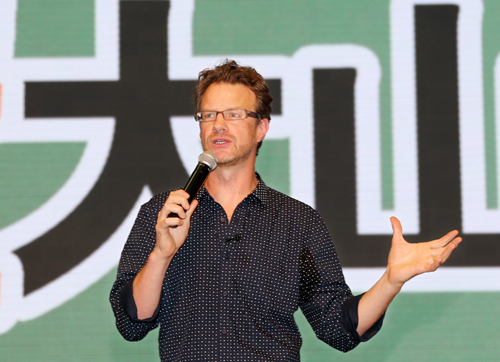 他是姜昆的洋弟子,客观评价郭德纲直接打脸师