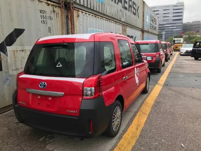 香港惊现丰田新款的士用了20年的皇冠出租车将要退役