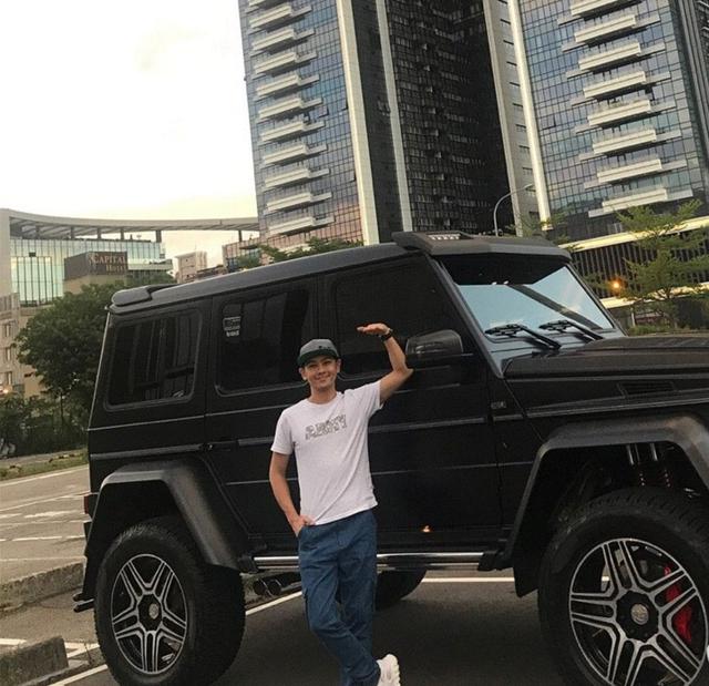 他是"不老男神",职业赛车手,现买400万豪车却说自己不适合