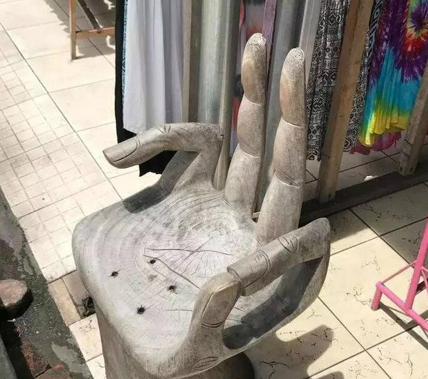 这椅子气魄非凡啊