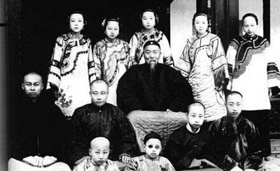晚清中兴四大名臣，三个不给后人留积蓄，一个养肥了子孙|李鸿章|左宗棠|积蓄_新浪新闻