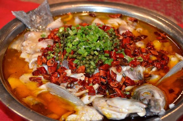 四川鱼头火锅配方,底料技术是关键,学会你就是大师了