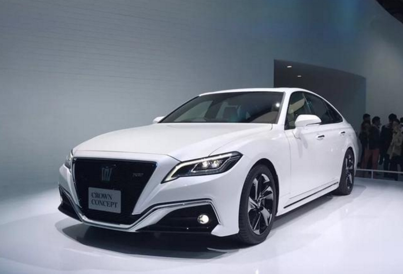 18款新丰田皇冠抢先看