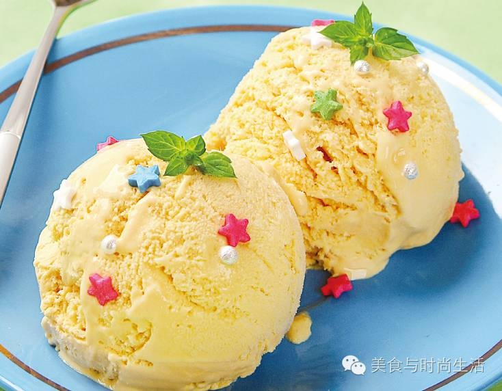不用冰激凌机也能作出好吃的芒果冰激凌球