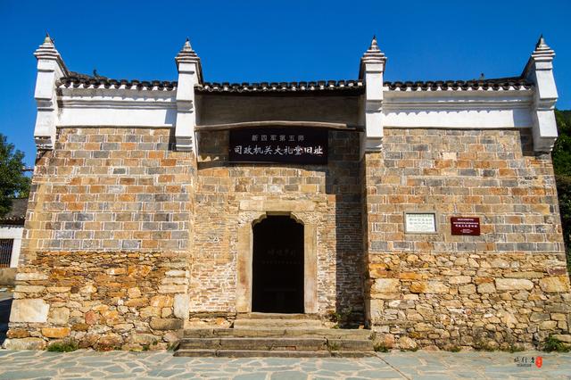 国内第一村她不仅仅是历史,更有着独有的建筑风格吸引大量游客