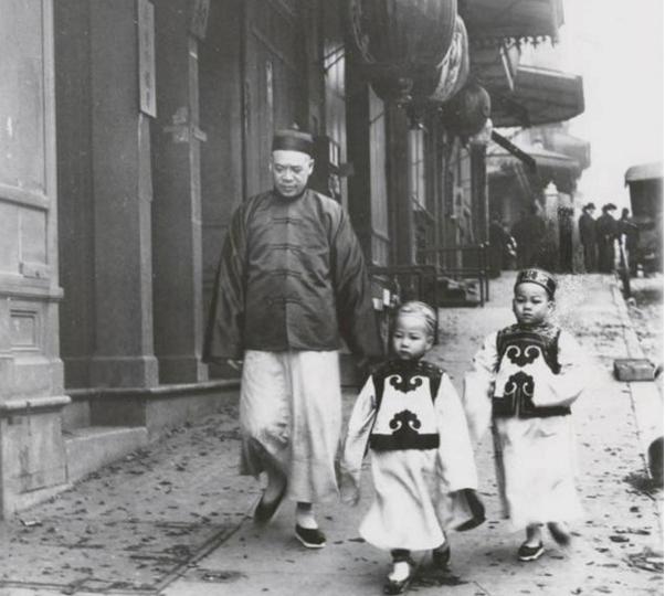 晚清真实老照片: 还原当时北京城居民现状, 大清灭亡也在情理之中